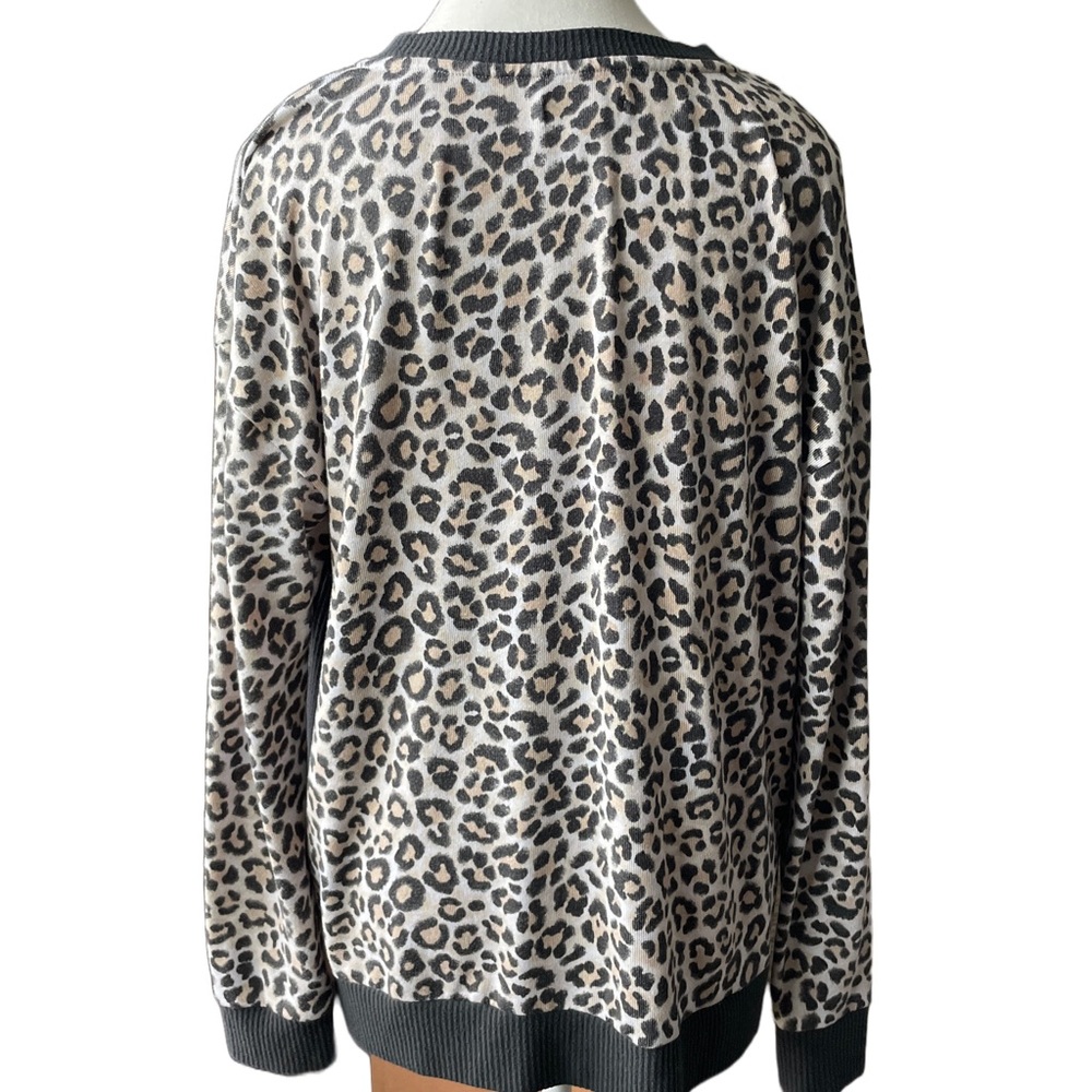 Simply Vera | Vera Wang Leopard Print Lightweight Sweater L - Picture 3 of 10
